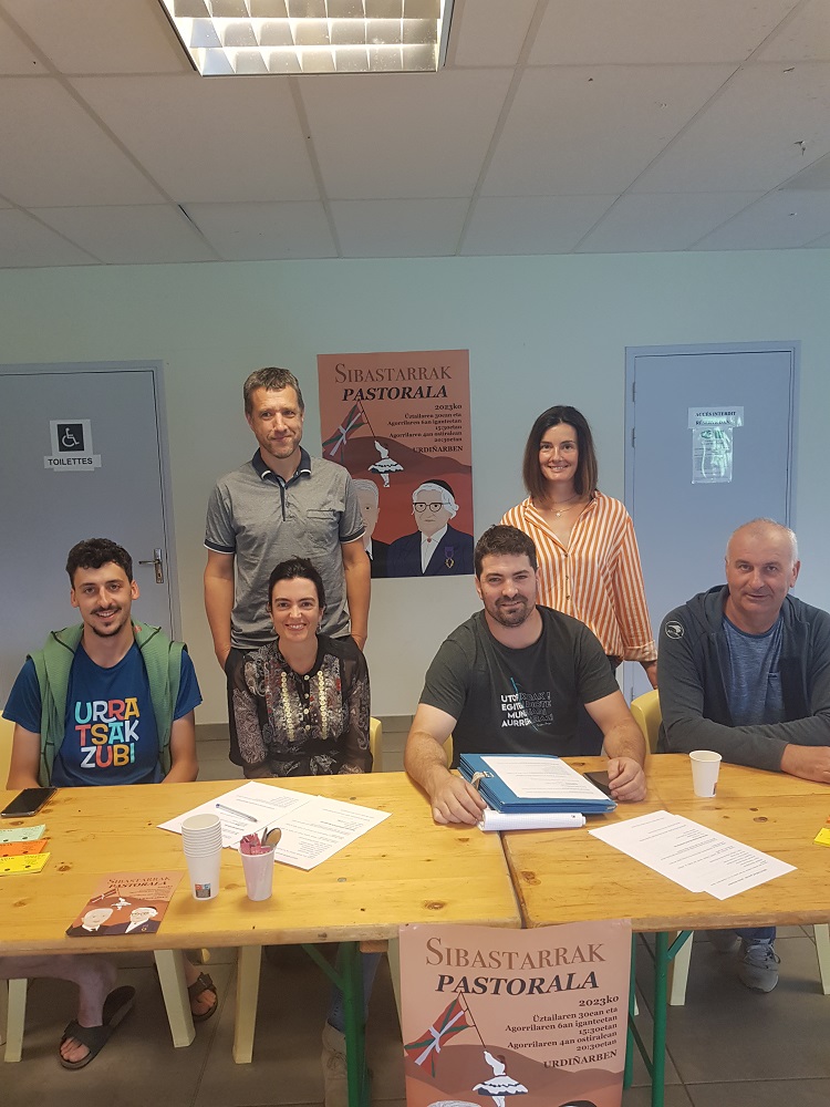 Ostiraletik aitzina Sibastarrak pastoraleko leküak salgei dira